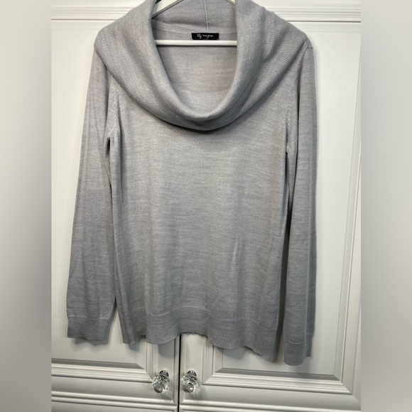 Lily Morgan Women’s Size Large Grey Cowl Neck Sweater Shirt Top Winter Fall - Picture 6 of 9